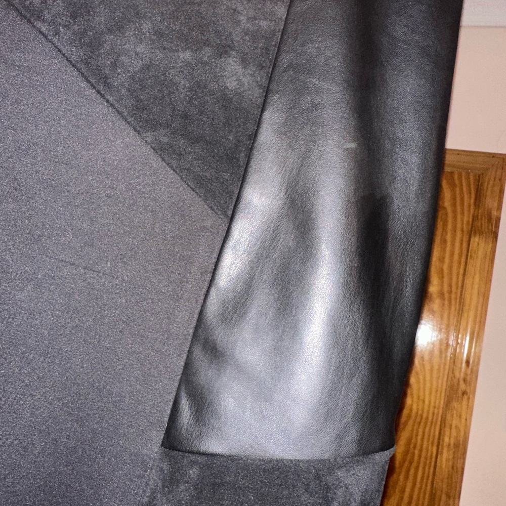 In Very Good Condition And Very Good - image 3